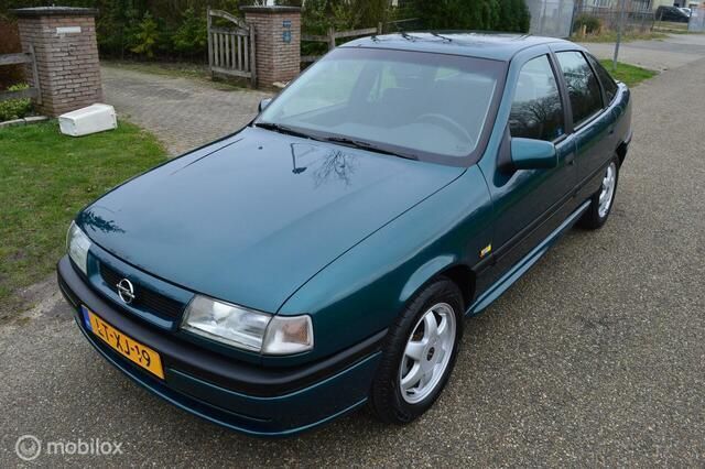 Occasion Opel Vectra 90 PK (66 kW) 1995 Blauw Hatchback