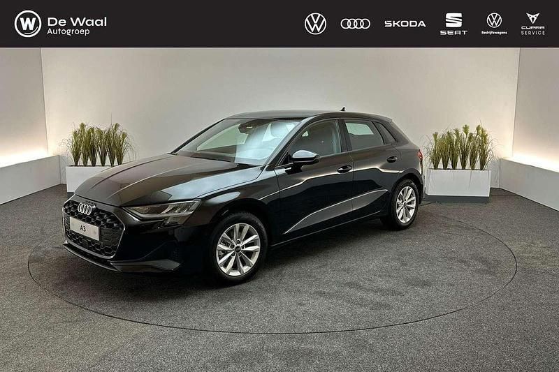 Zwart Nieuw 2025 Audi A3 Sportback Proline Hatchback | € 35.847 (Goede deal) - Afbeelding 1/4