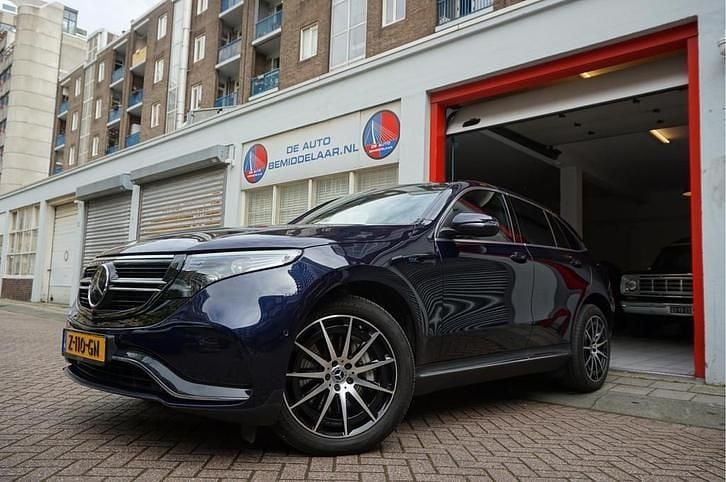 Occasion Mercedes EQC400 AMG Line Premium Plus 300 kW (409 PK) 2021 Blauw, metallic lak SUV