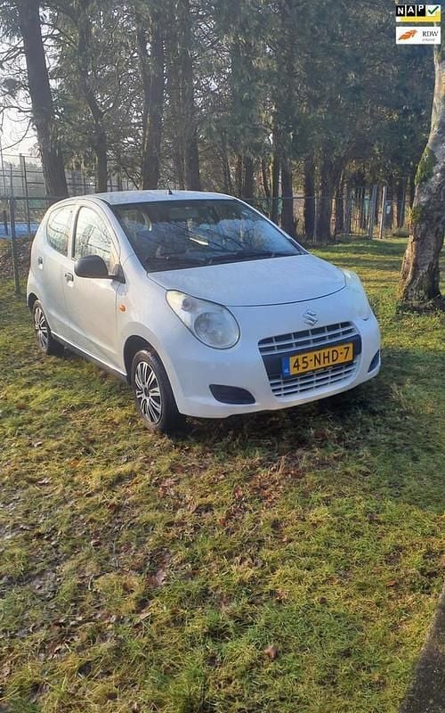 Wit Occasion 2010 Suzuki Alto Comfort+ Hatchback | € 2.499 (Goede deal) - Afbeelding 1/4