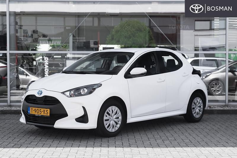 Wit Gebruikt 2023 Toyota Yaris Hybrid Active Hatchback | € 21.549 (Goede deal) - Afbeelding 1/4