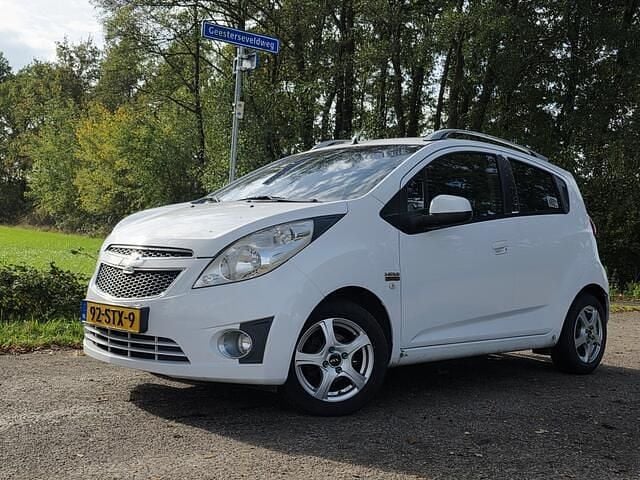 Wit Gebruikt 2011 Chevrolet Spark LT Hatchback | € 1.999 (Iets duurder) - Afbeelding 1/4