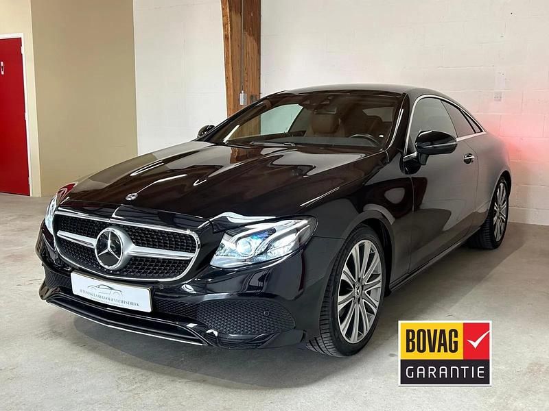 Zwart, metallic lak Occasion 2019 Mercedes E350 Avantgarde Coupé | € 36.995 (Eerlijke prijs) - Afbeelding 1/4