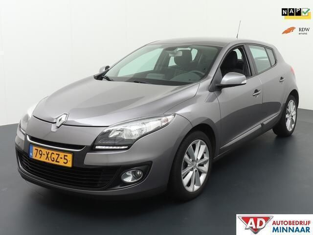 Grijs, metallic lak Gebruikt 2012 Renault Mégane III Expression Hatchback | € 6.250 (Iets duurder) - Afbeelding 1/4