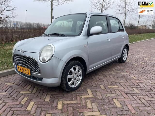 Grijs Gebruikt 2009 Daihatsu Trevis Hatchback | € 2.650 (Eerlijke prijs) - Afbeelding 1/4