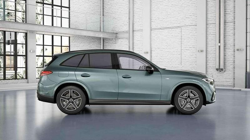 Occasion Mercedes GLC300e AMG line 204 PK (150 kW) 2025 Groen SUV