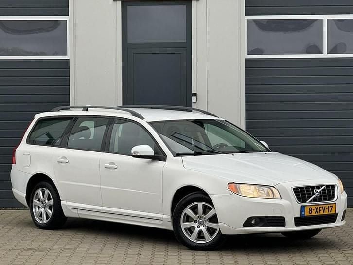 Occasion Volvo V70 Momentum 145 PK (106 kW) 2009 Wit Stationwagen