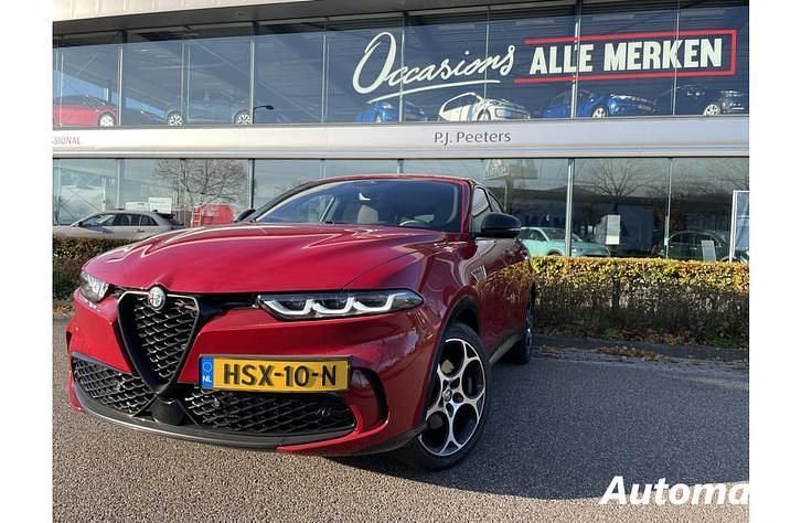 Rood Occasion 2024 Alfa Romeo Tonale Veloce SUV | € 39.950 (Iets duurder) - Afbeelding 1/4