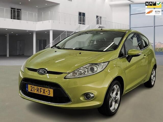 Groen Gebruikt 2011 Ford Fiesta Titanium Hatchback | € 2.895 (Goede deal) - Afbeelding 1/4