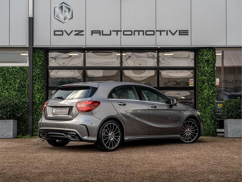 Occasion Mercedes A180 Sport Edition 122 PK (89 kW) 2018 Grijs Hatchback