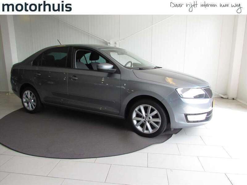 Grijs Gebruikt 2013 Skoda Rapid Sedan | € 6.000 (Eerlijke prijs) - Afbeelding 1/4