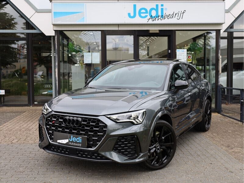 Grijs Gebruikt 2023 Audi RS Q3 S-Line SUV | € 109.950 - Afbeelding 1/4