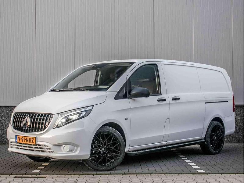 Wit Gebruikt 2021 Mercedes Vito Van | € 30.950 (Duur) - Afbeelding 1/4