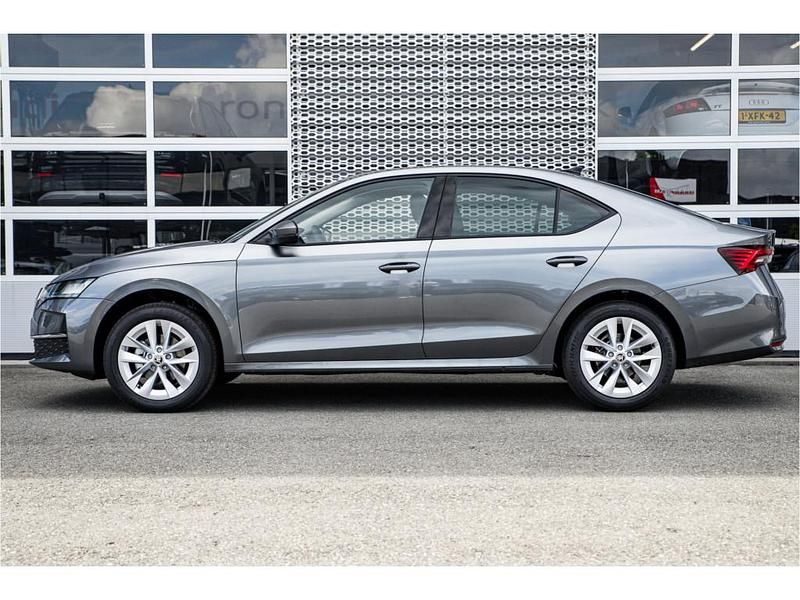 Occasion Skoda Octavia Business Line 116 PK (85 kW) 2025 Grijs Hatchback