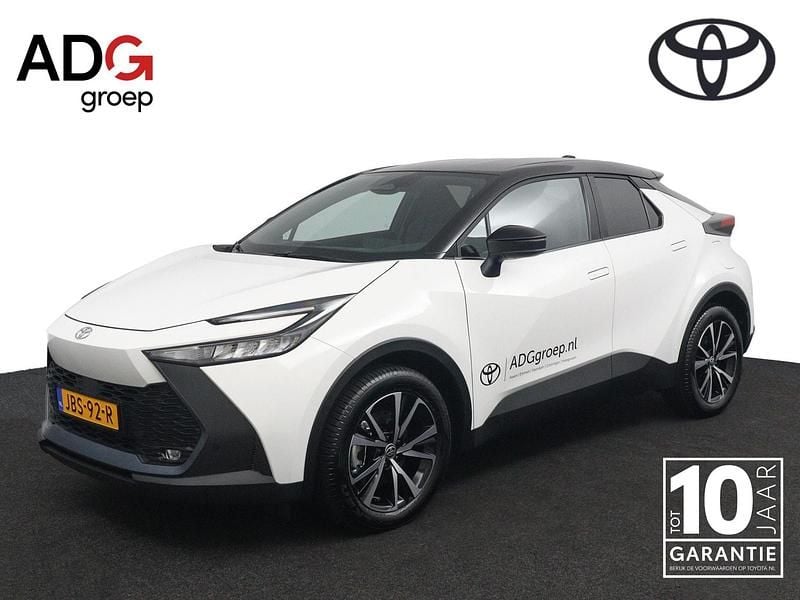 Wit Occasion 2025 Toyota C-HR+ SUV | € 42.950 - Afbeelding 1/4