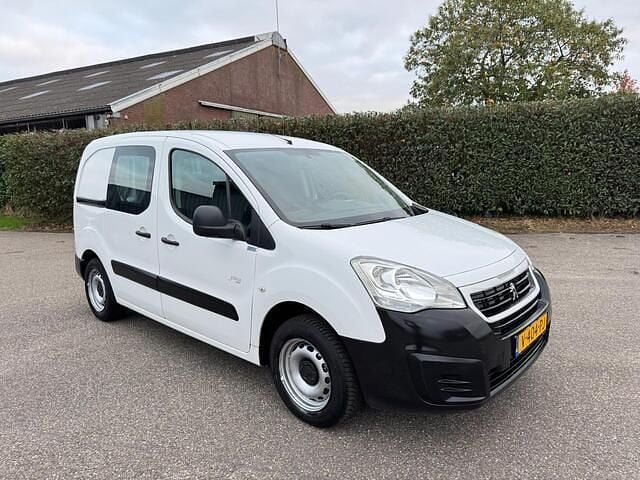 Wit Gebruikt 2017 Peugeot Partner MPV | € 8.950 (Eerlijke prijs) - Afbeelding 1/4