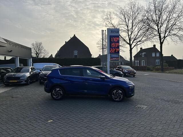 Occasion Hyundai Bayon Premium 101 PK (74 kW) 2023 Blauw SUV
