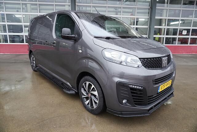 Grijs Gebruikt 2023 Fiat Scudo Van | € 24.950 - Afbeelding 1/4