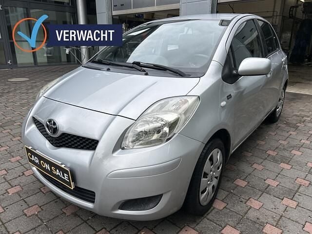 Zilver Gebruikt 2009 Toyota Yaris Cool Hatchback | € 4.250 (Eerlijke prijs) - Afbeelding 1/4