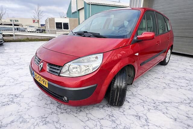 Occasion Renault Grand Scénic II Dynamique 135 PK (99 kW) 2006 Rood MPV