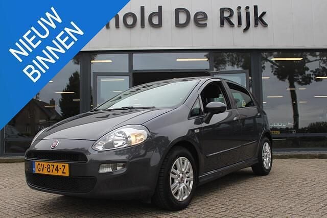 Grijs Gebruikt 2015 Fiat Punto Evo Street Hatchback | € 6.950 (Iets duurder) - Afbeelding 1/4