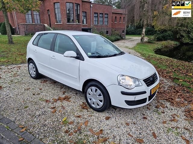 Wit Gebruikt 2008 VW Polo Comfortline Hatchback | € 999 (Super prijs) - Afbeelding 1/4