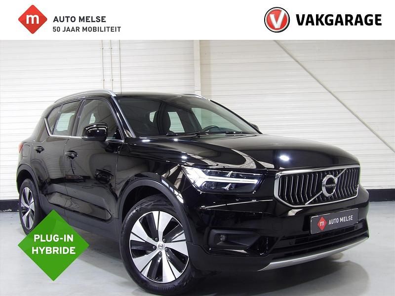 Zwart Gebruikt 2021 Volvo XC40 Inscription SUV | € 27.950 (Goede deal) - Afbeelding 1/4