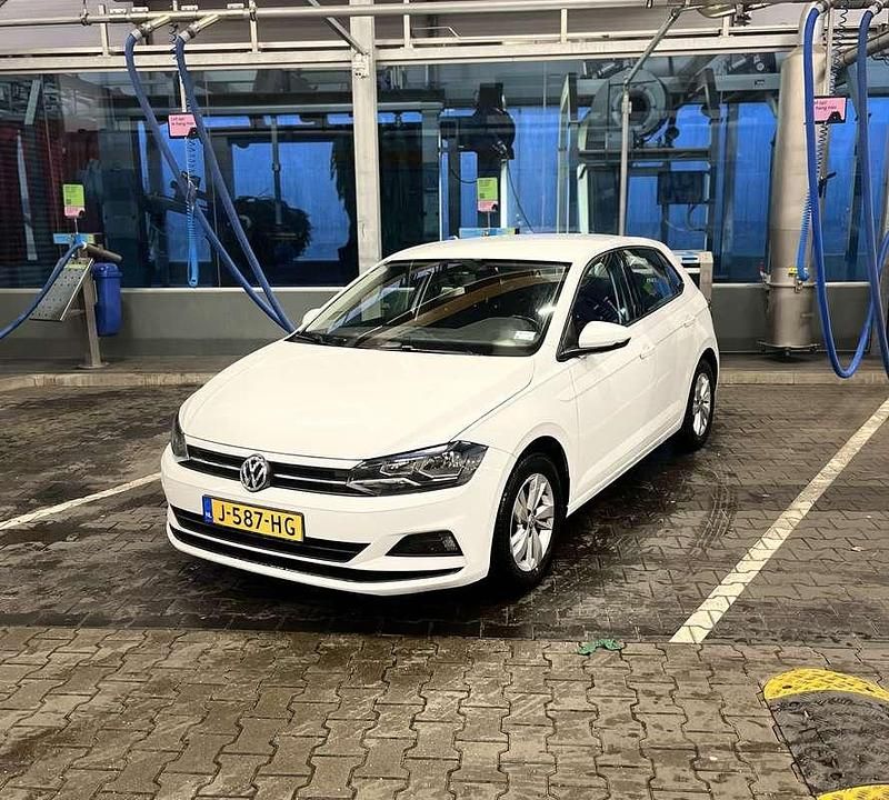 Wit Gebruikt 2019 VW Polo Comfortline Hatchback | € 9.500 (Super prijs) - Afbeelding 1/4