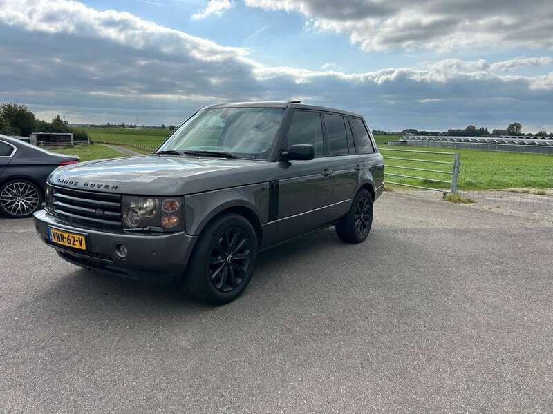 Grijs, metallic lak Gebruikt 2003 Land Rover Range Rover SUV | € 6.000 (Duur) - Afbeelding 1/4