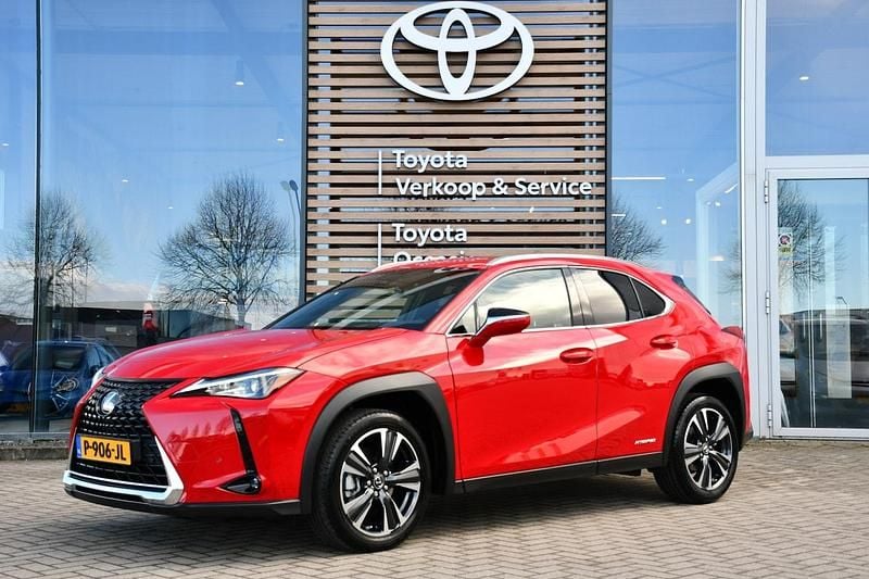 Occasion Lexus UX 250h 184 PK (135 kW) 2022 Rood SUV