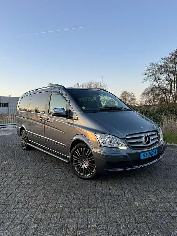 Grijs Gebruikt 2011 Mercedes Viano MPV | € 13.999 (Duur) - Afbeelding 1/4