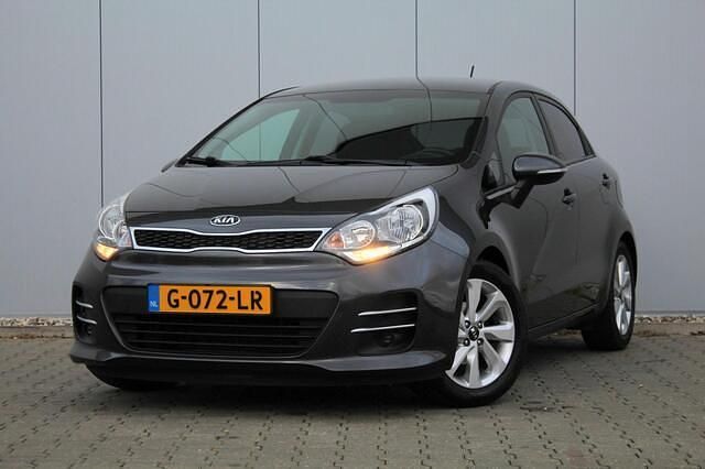 Grijs Gebruikt 2016 Kia Rio Hatchback | € 9.999 (Eerlijke prijs) - Afbeelding 1/4