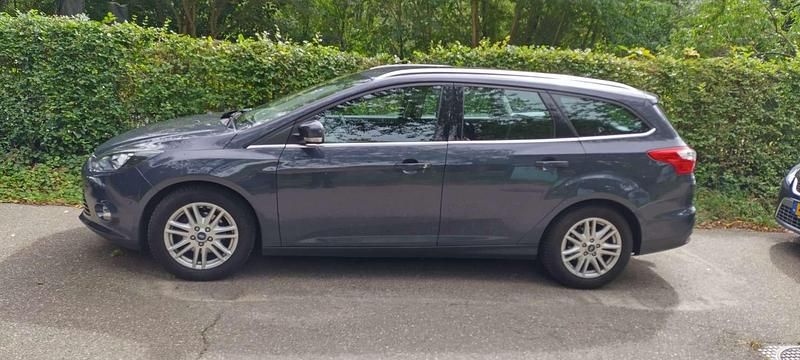 Grijs Occasion 2014 Ford Focus Stationwagen | € 6.000 (Iets duurder) - Afbeelding 1/4