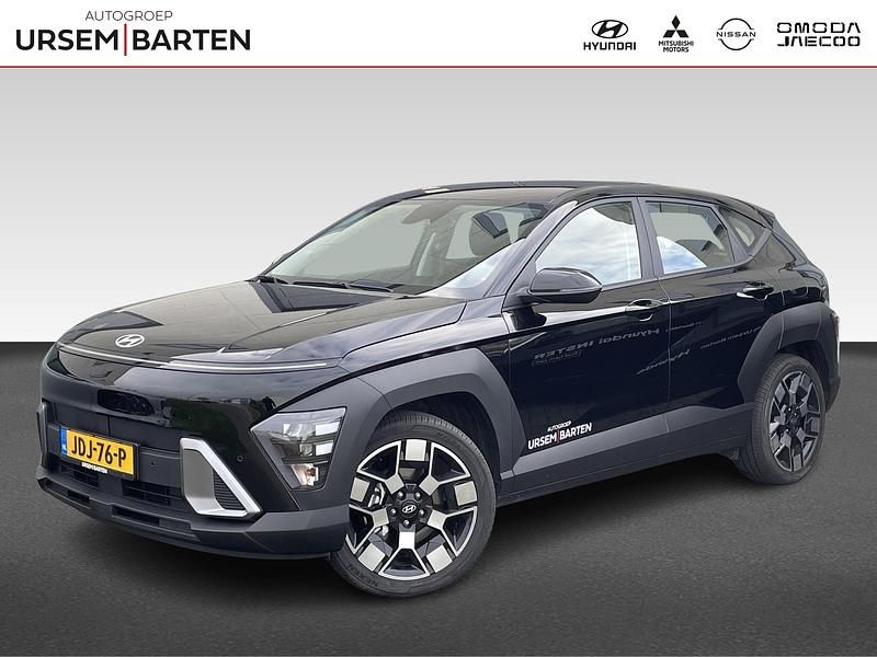 Zwart Occasion 2025 Hyundai Kona Comfort SUV | € 36.590 (Iets duurder) - Afbeelding 1/4