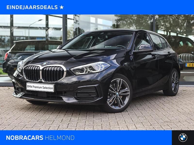 Zwart Gebruikt 2023 BMW 118 Sport Line Hatchback | € 26.450 (Eerlijke prijs) - Afbeelding 1/4
