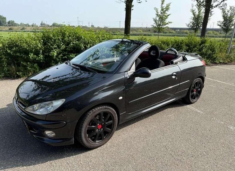 Zwart Gebruikt 2005 Peugeot 206 Cabriolet | € 1.500 (Goede deal) - Afbeelding 1/4