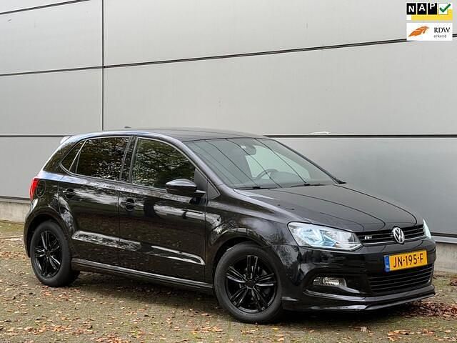 Zwart Occasion 2016 VW Polo R-line Hatchback | € 8.450 (Eerlijke prijs) - Afbeelding 1/4