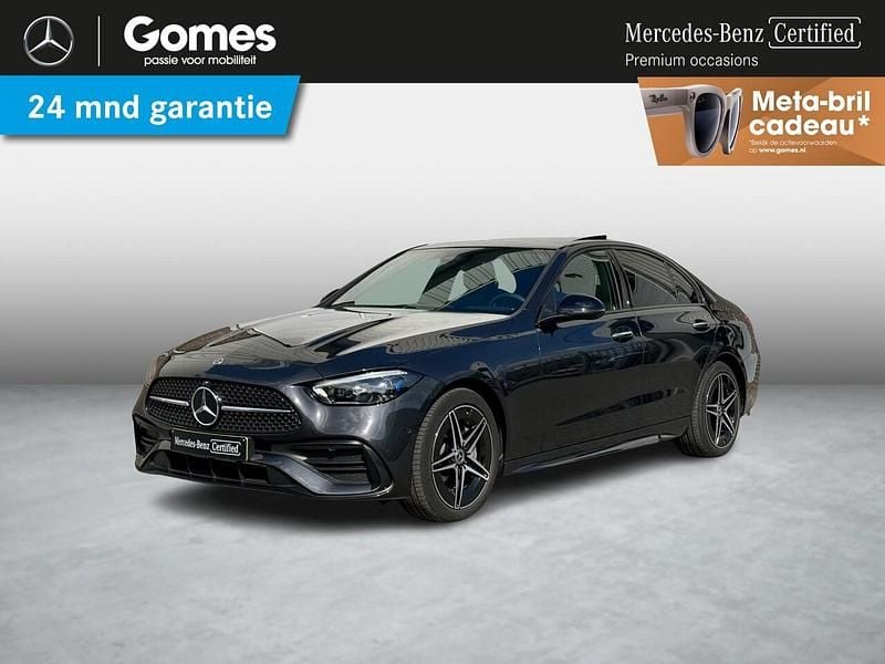 Grijs Gebruikt 2024 Mercedes C300e AMG line Sedan | € 52.950 (Eerlijke prijs) - Afbeelding 1/4
