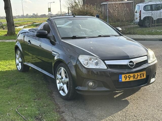 Occasion Opel Tigra Cosmo 127 PK (93 kW) 2005 Zwart Cabriolet