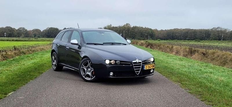 Zwart Gebruikt 2010 Alfa Romeo 159 Distinctive Stationwagen | € 6.500 (Eerlijke prijs) - Afbeelding 1/4