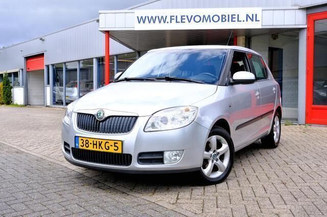 Grijs Gebruikt 2009 Skoda Fabia Sport Hatchback | € 4.750 (Eerlijke prijs) - Afbeelding 1/4