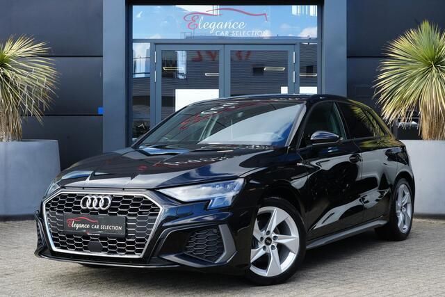 Zwart Gebruikt 2024 Audi A3 Sportback S-Line Hatchback | € 31.950 (Goede deal) - Afbeelding 1/4