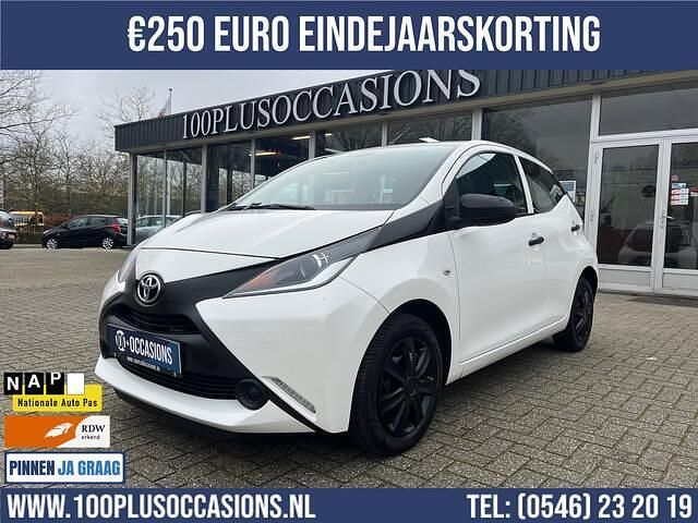 Wit Gebruikt 2015 Toyota Aygo Hatchback | € 5.995 (Goede deal) - Afbeelding 1/4