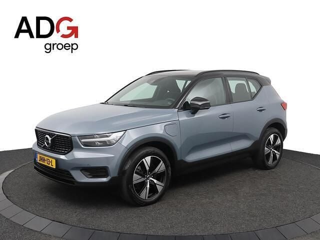 Grijs Gebruikt 2022 Volvo XC40 Inscription SUV | € 34.950 (Eerlijke prijs) - Afbeelding 1/4