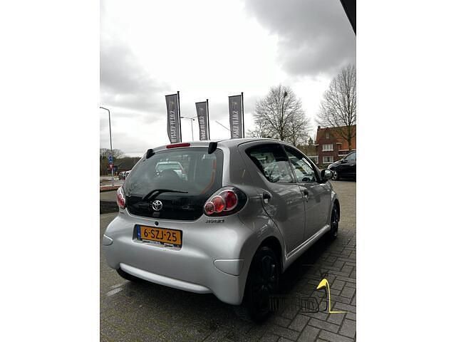 Occasion Toyota Aygo 68 PK (50 kW) 2014 Grijs Hatchback