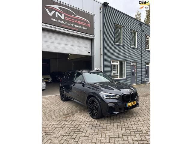 Zwart Gebruikt 2019 BMW X5 Executive SUV | € 54.950 (Eerlijke prijs) - Afbeelding 1/4