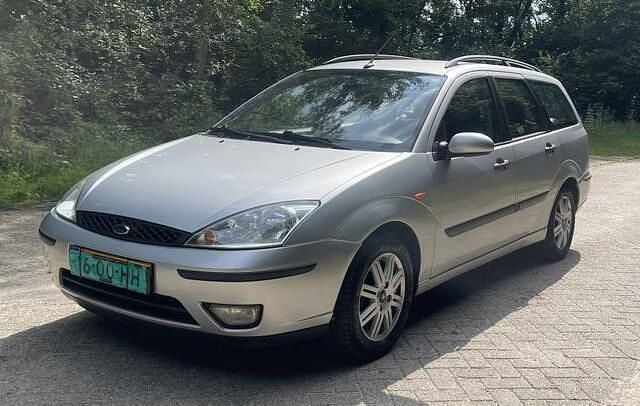 Grijs Gebruikt 2005 Ford Focus Stationwagen | € 1.250 (Goede deal) - Afbeelding 1/4