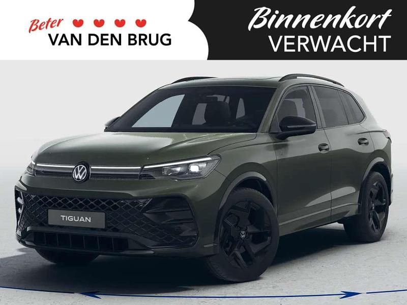 Groen Nieuw 2025 VW Tiguan R-line Edition SUV | € 59.440 (Duur) - Afbeelding 1/4