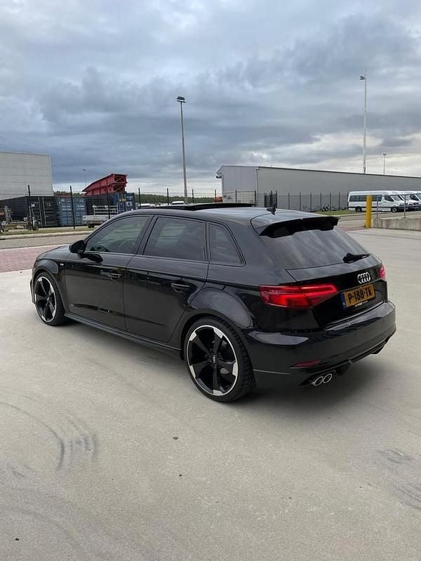 Gebruikt 2018 Audi A3 | € 21.500 (Duur) - Afbeelding 1/4