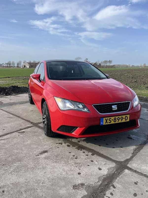 Occasion Seat Leon Style 105 PK (77 kW) 2014 Rood Hatchback